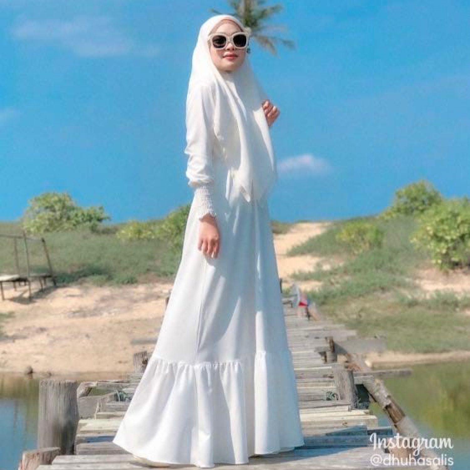 ruffle_dress_muslimah_off_whit_1642213749_a1723d00